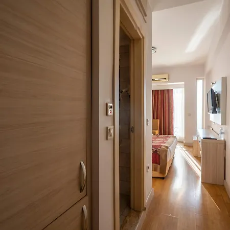 Hotel River City Hotel 2*