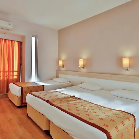 Adalya Oeznil מלון 2*