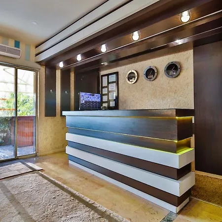 Adalya Oeznil מלון 2*