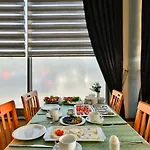 Adalya Oeznil Hotel